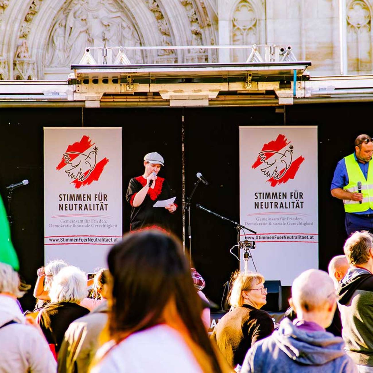 Die Teilnehmerinnen und Teilnehmer der Demo