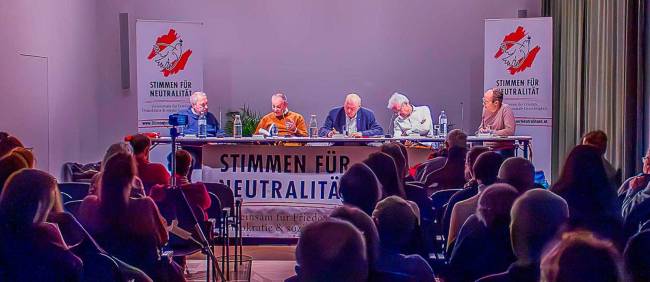 Podiumsdiskussion von Stimmen für Neutralität